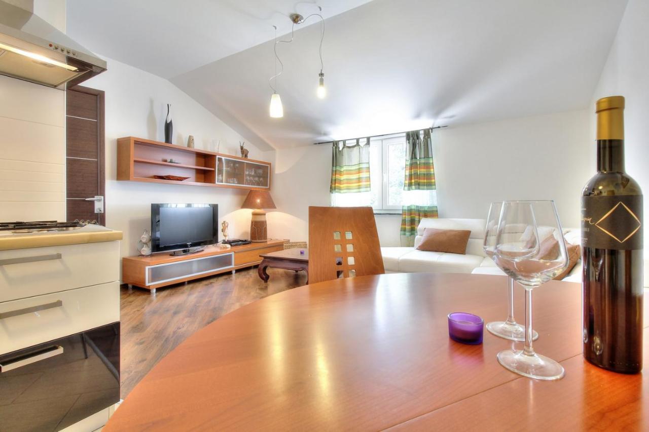 Apartments Suzy Umag Kültér fotó