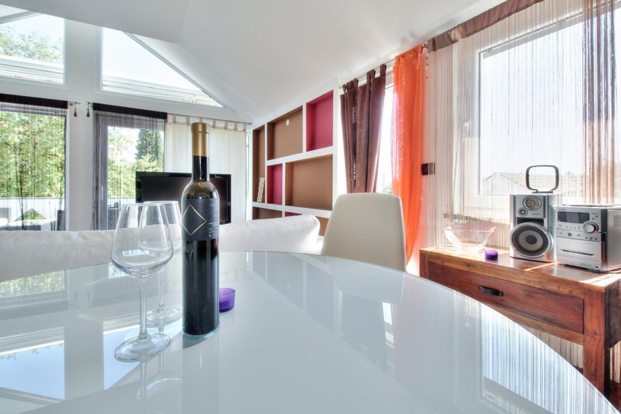 Apartments Suzy Umag Kültér fotó