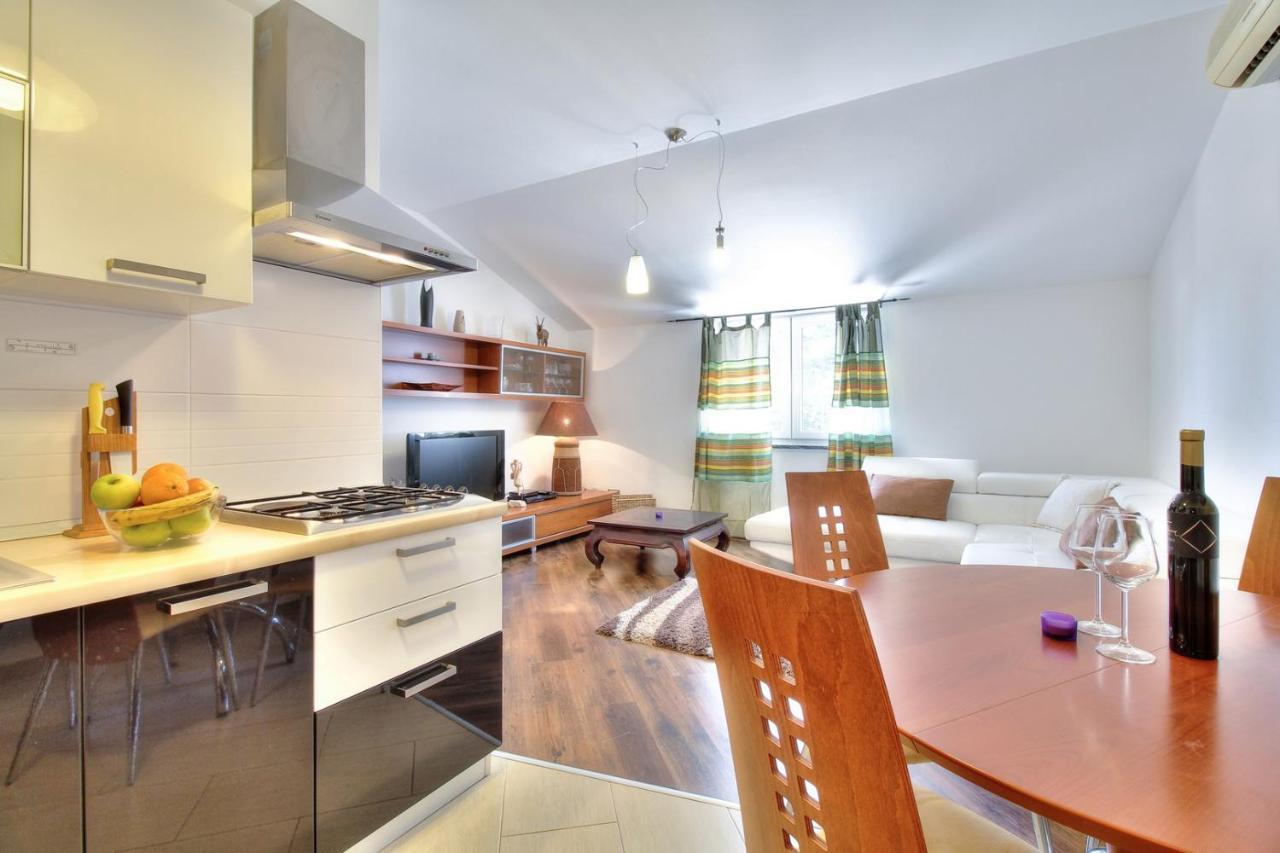 Apartments Suzy Umag Kültér fotó